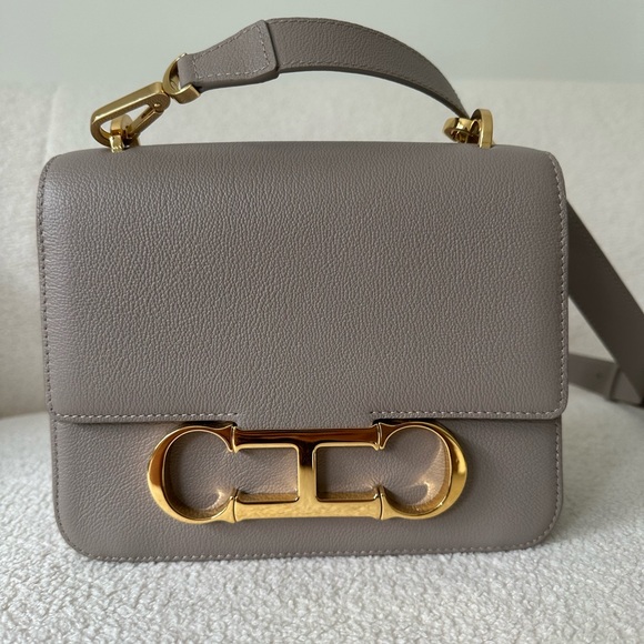 Elegant Cream Shoulder Bag - Picture 3 of 9